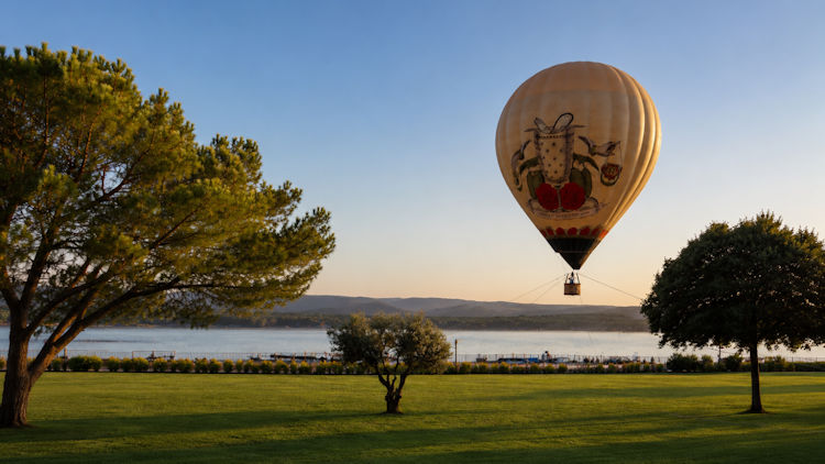 Molum Hotel & Residences balloon